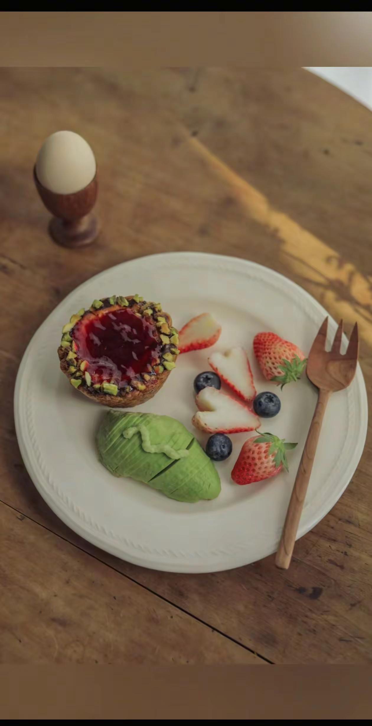 家里干干净净，心里安安静静。忙完人间烟火，偷得半日清闲。