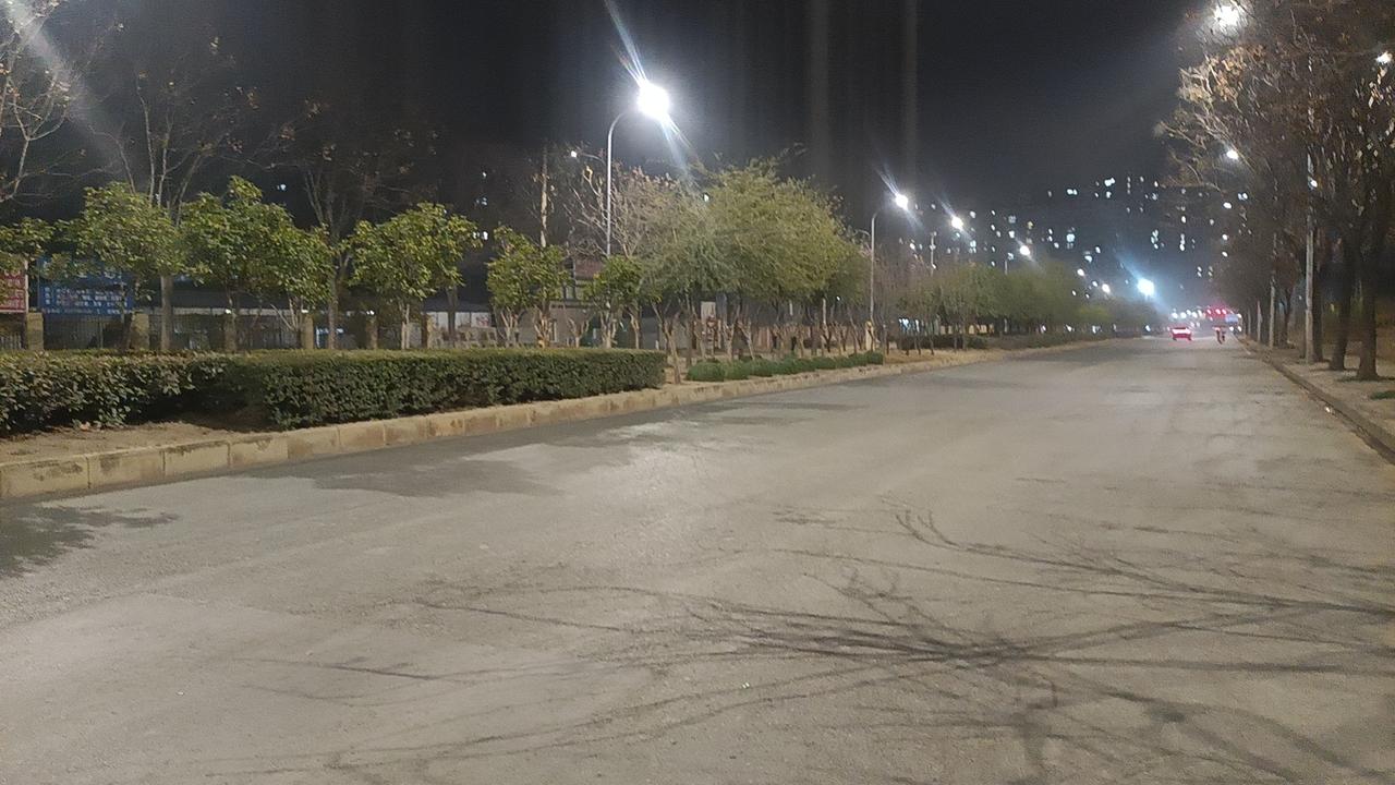 每到冬天，似乎生活变得慢了下来，空气中弥漫着一股特殊的温情。或许是因为寒冷让我们