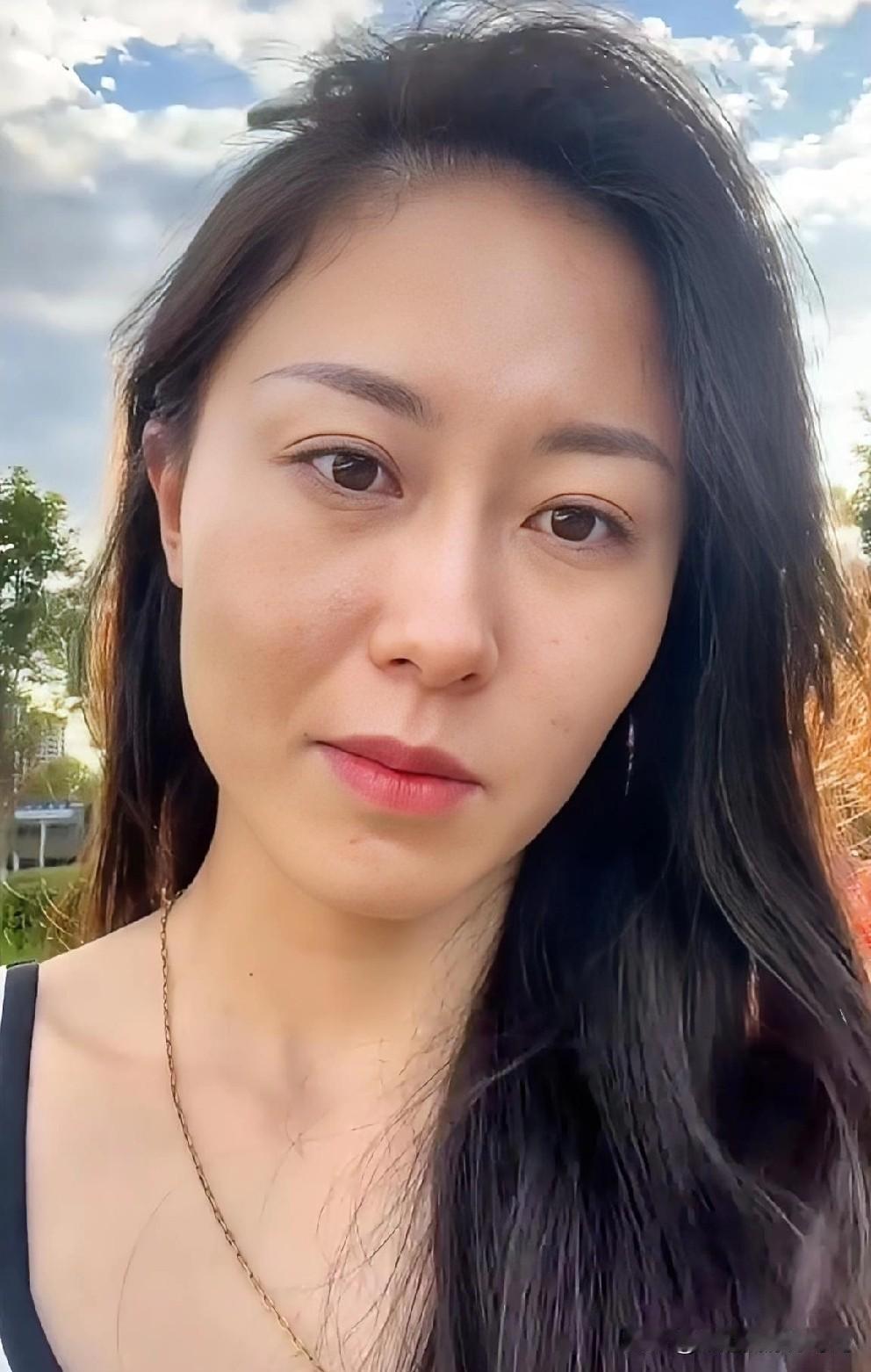 素颜，不知道有人愿意看吗？老了吗？