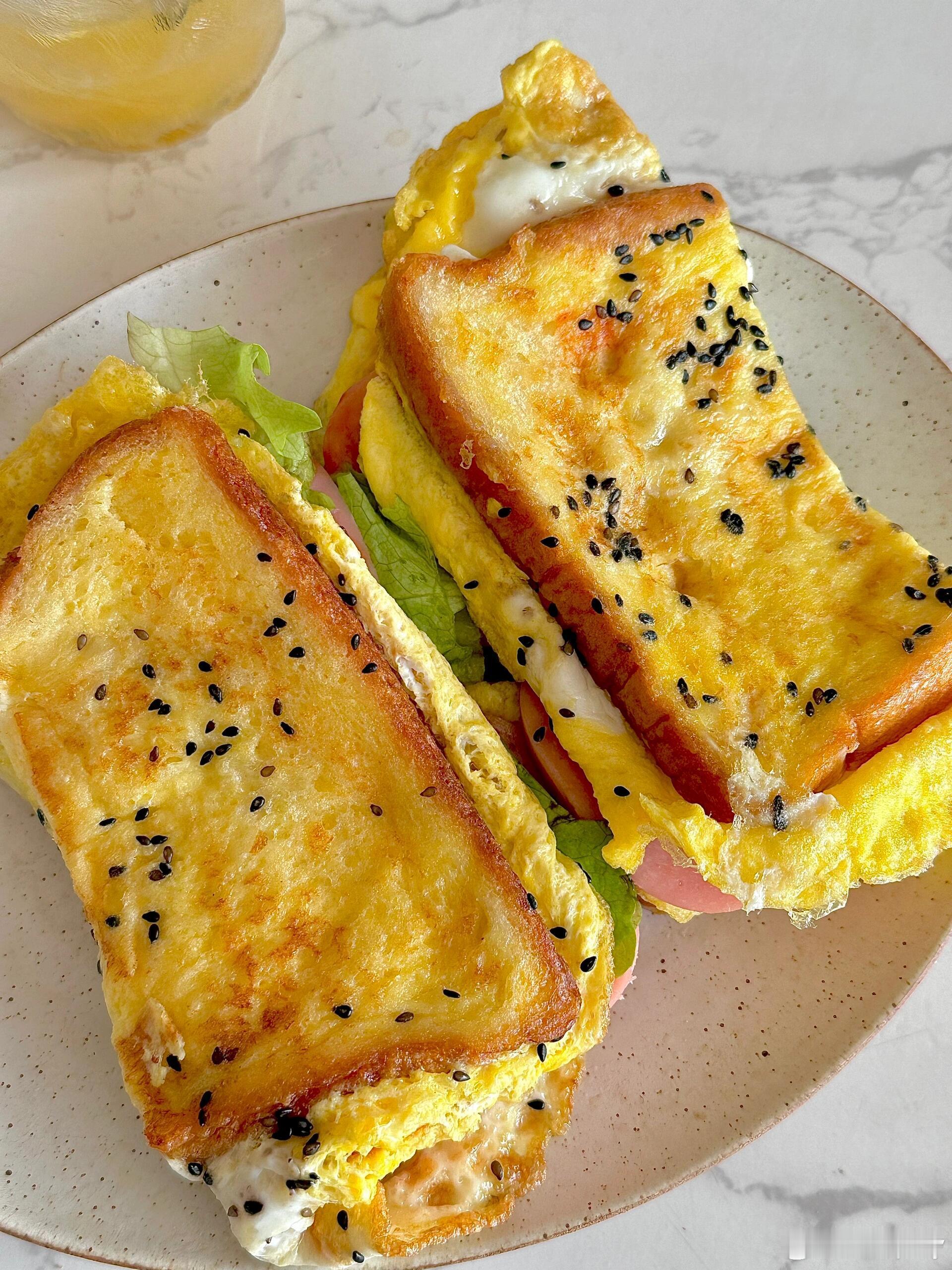 蛋包三明治🥪十分钟快手早餐绝了！绝了！早餐几分钟搞定，做个三明治又快又随意，里