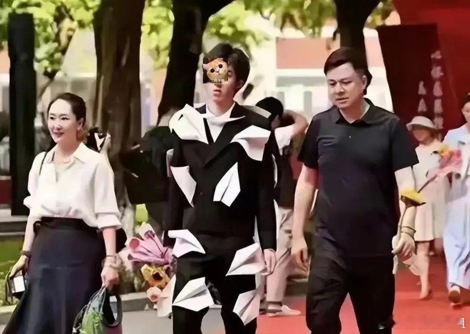 孟晚舟的老公刘晓棕眼光还挺专一，前妻和现任都是同一个类型！ ​ ​​​