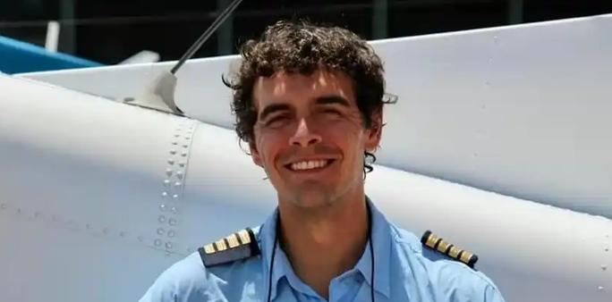 7月2日，一名美国飞行员被枪击身亡，其驾驶的飞机遭到纵火烧毁，大量乘客目前失去联