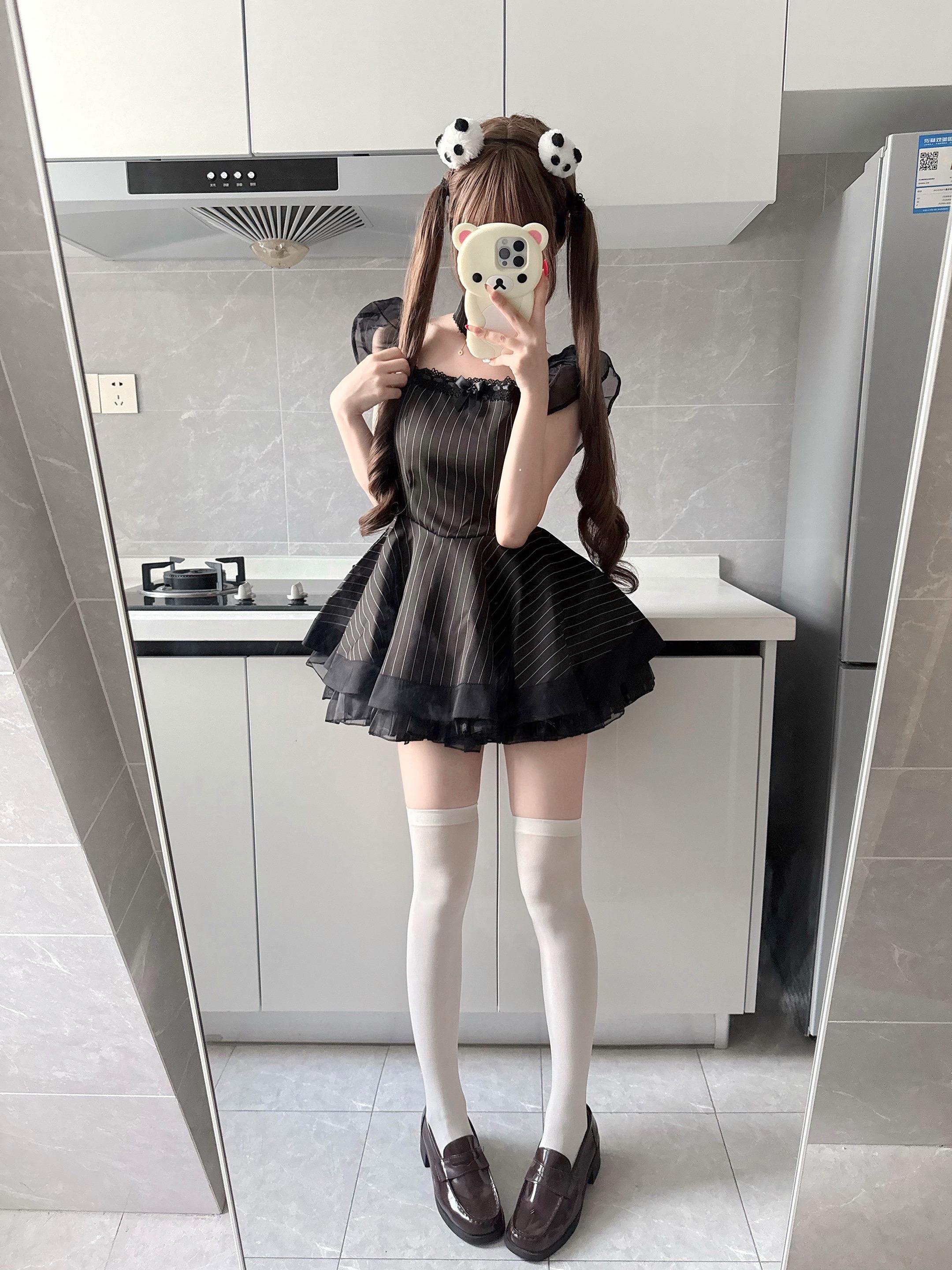 不理我的人 拉出去放牛 忘记我的人 送去非洲训猴 和我作对的人 拉去西...