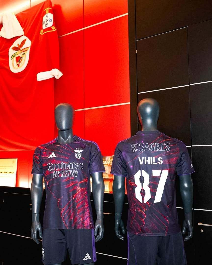 本菲卡&Vhils特别版球衣。球衣资讯贤聊球衣阿迪达斯