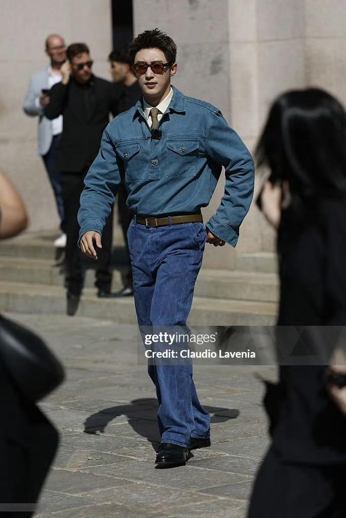 黄景瑜✖️Ferragamo 2027春夏大秀米兰时装周黄景瑜看秀衣服是昨天买的