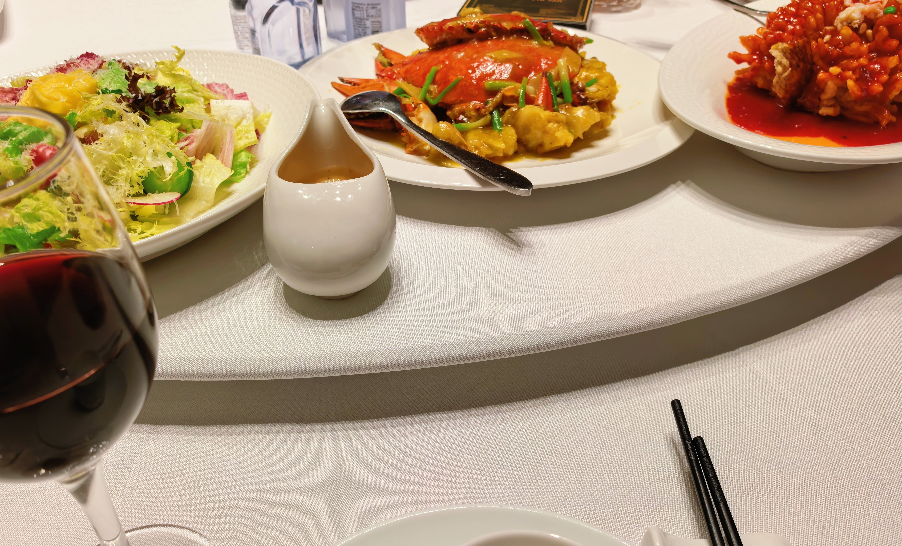 今天喝红酒喝喝醉了节食了3天一顿完 