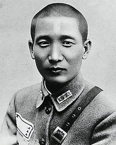 张治中亲近我党，为什么蒋介石还一直信任他？有三点原因。张治中虽然是国民党人，但一