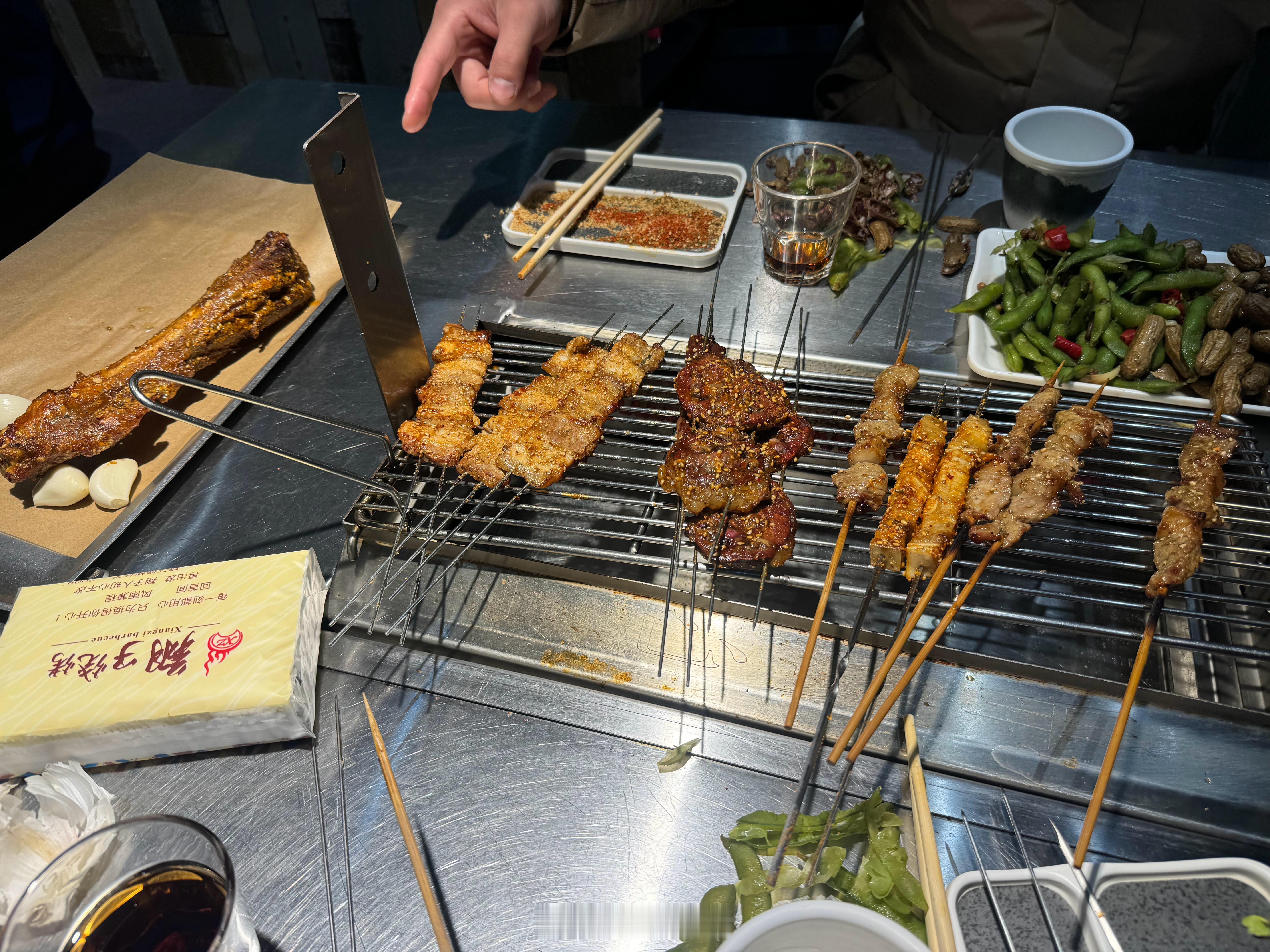 到牙克石吃的第一顿烧烤这腰子差点给我送走 牙克石