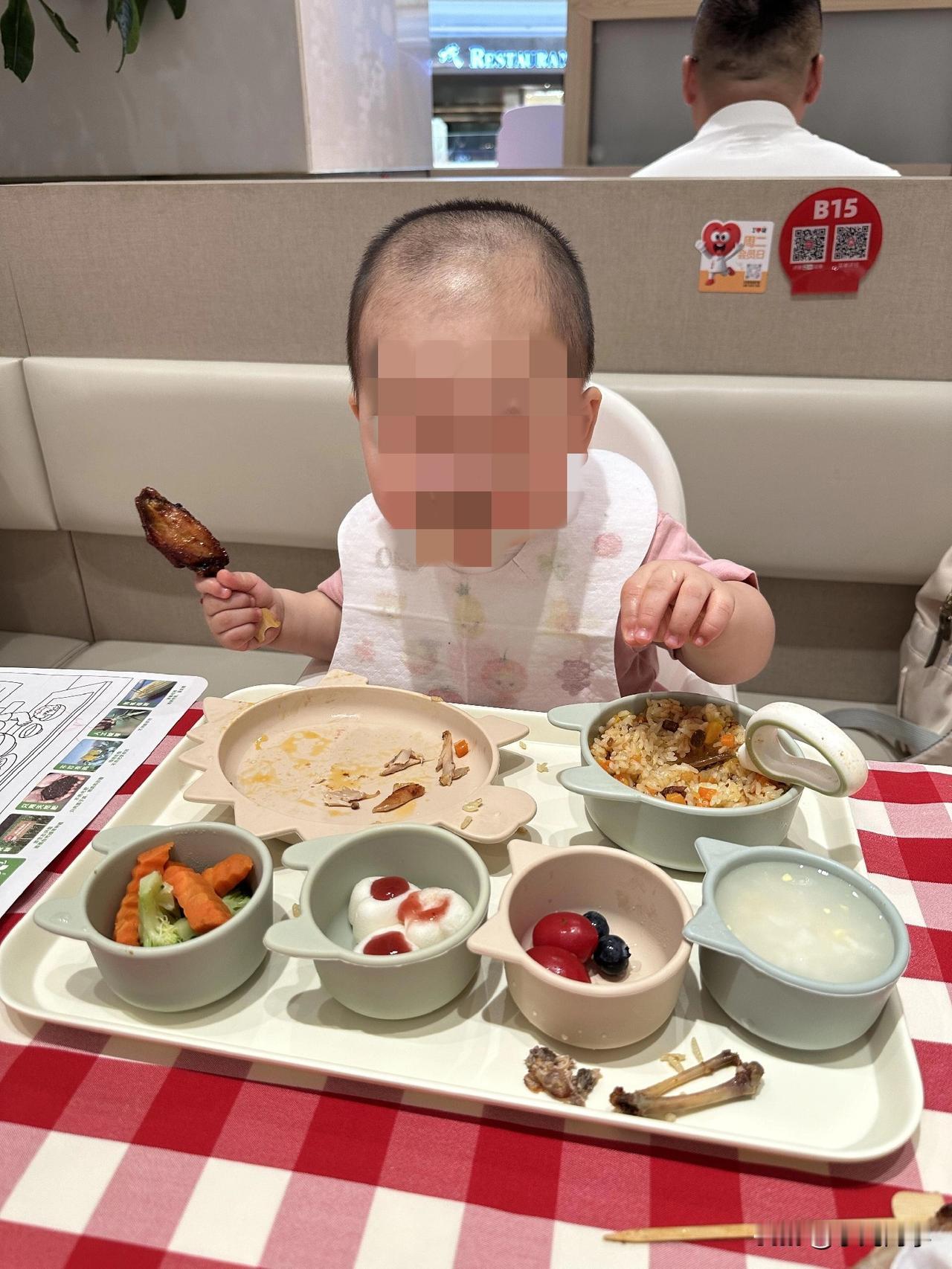 西贝，你的良心不会痛吗？“家有宝贝就吃西贝”骗了多少家长！
 
“家有宝贝就吃西