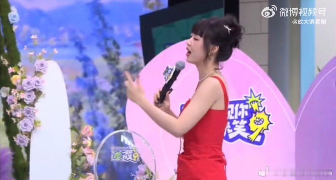 管乐演我嗑张予曦毕雯珺 谁还没被管乐这段高能输出戳中啊！一提到张予曦毕雯珺的吻戏