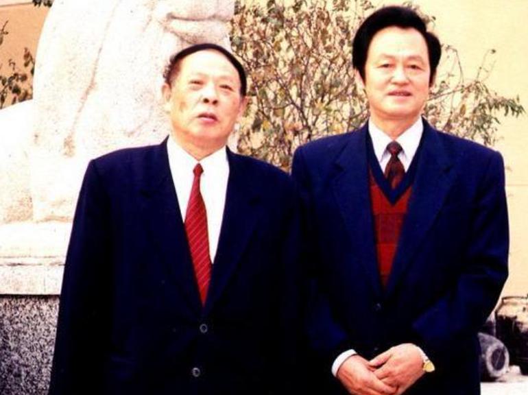 他一生没回过韶山，没去过中南海，他有全中国最硬的"背景"，这个人就是贺麓成，他本