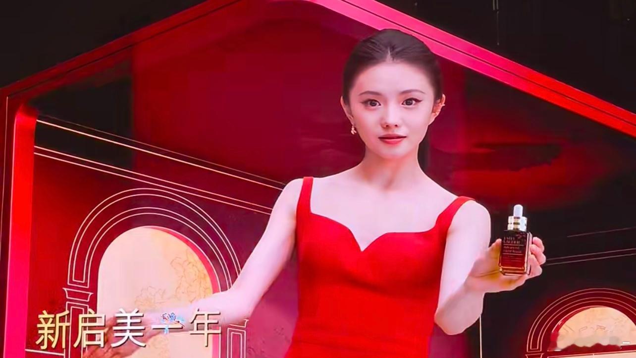 朱一龙、刘浩存、杨幂大屏好权威老东家位置选的真好，一直能出镜！ 