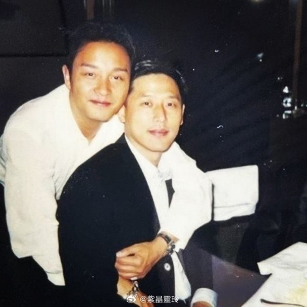 【On.cc】張國榮逝世23周年　摯愛唐鶴德罕見「遲到」悼念引揣一代巨星張國榮（