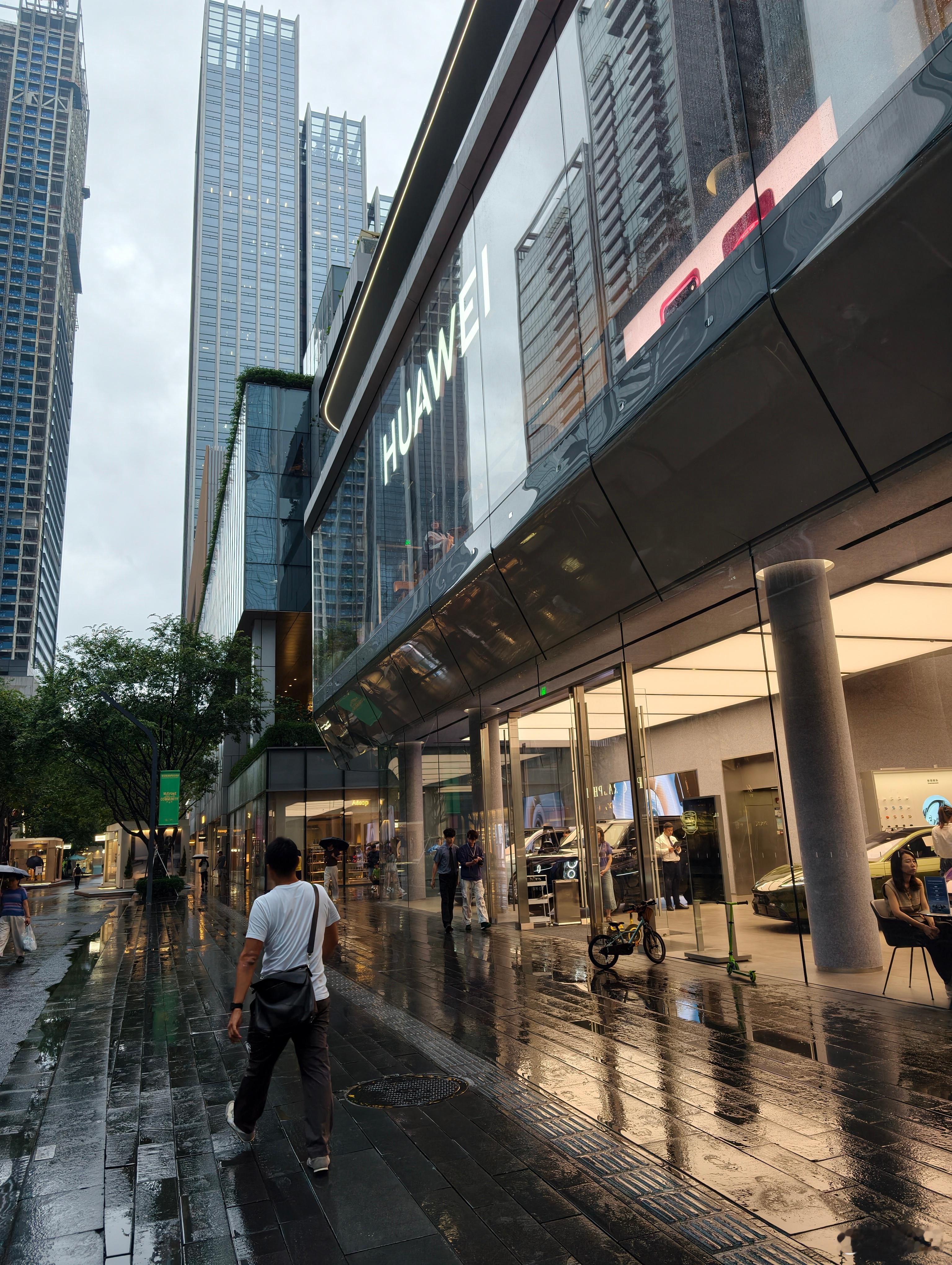 深圳这一天，晴一阵雨一阵，再一阵儿阴天又下雨。深圳生活手记  ​​​