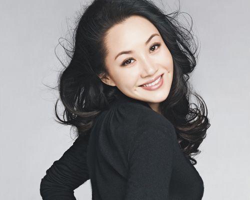 一句真话，让她被全网骂了十一年。

《花儿与少年》，别人配合着演，只有她不肯。她