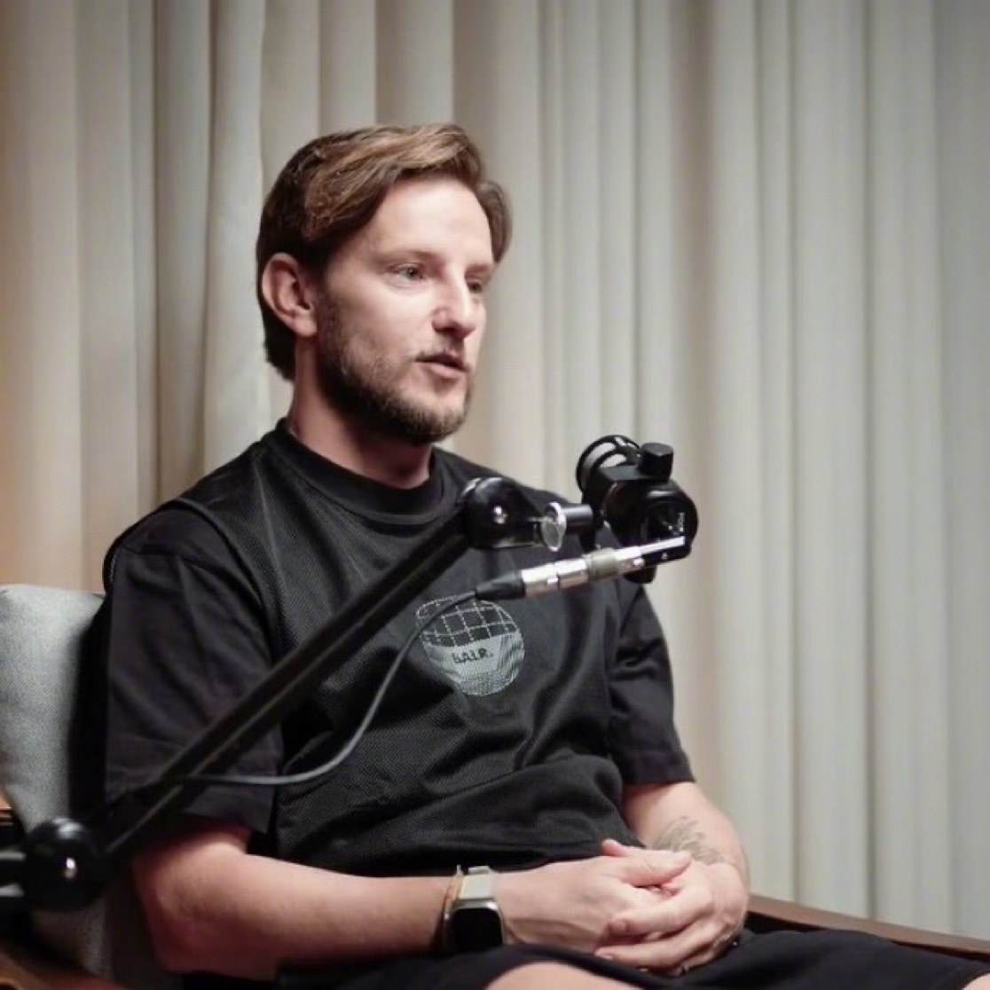 伊万·拉基蒂奇：“我在和梅西交谈时说：‘你赢得了一切，你打进了所有这些进球，但我