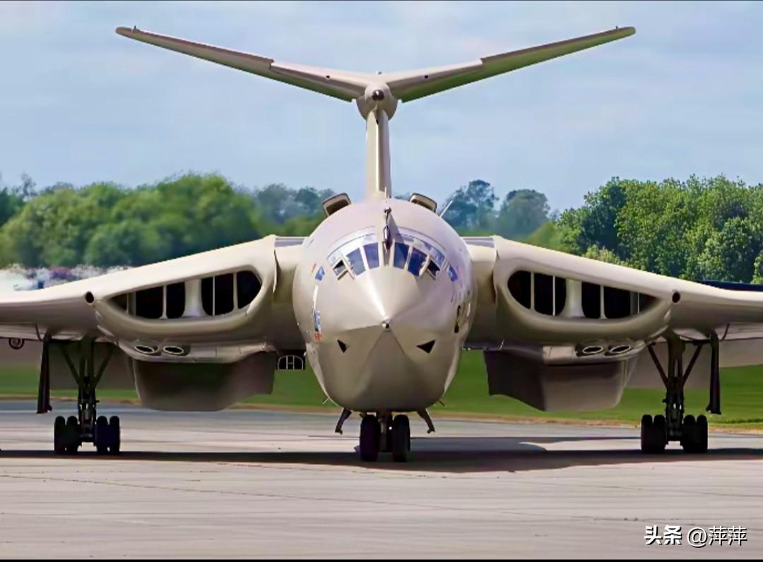 英国汉德利·佩季公司研制的胜利者（Victor）轰炸机，属于英国“3V轰炸机”之