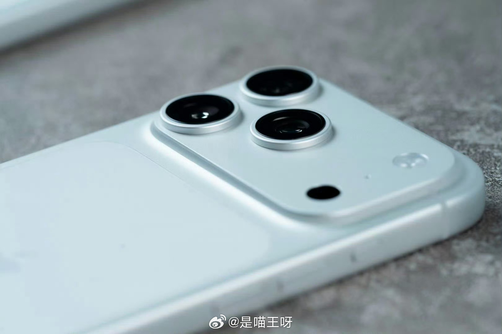 iPhone接下来会涨价吗其实我觉得是必然的，现在iPad、MacBook都迎来