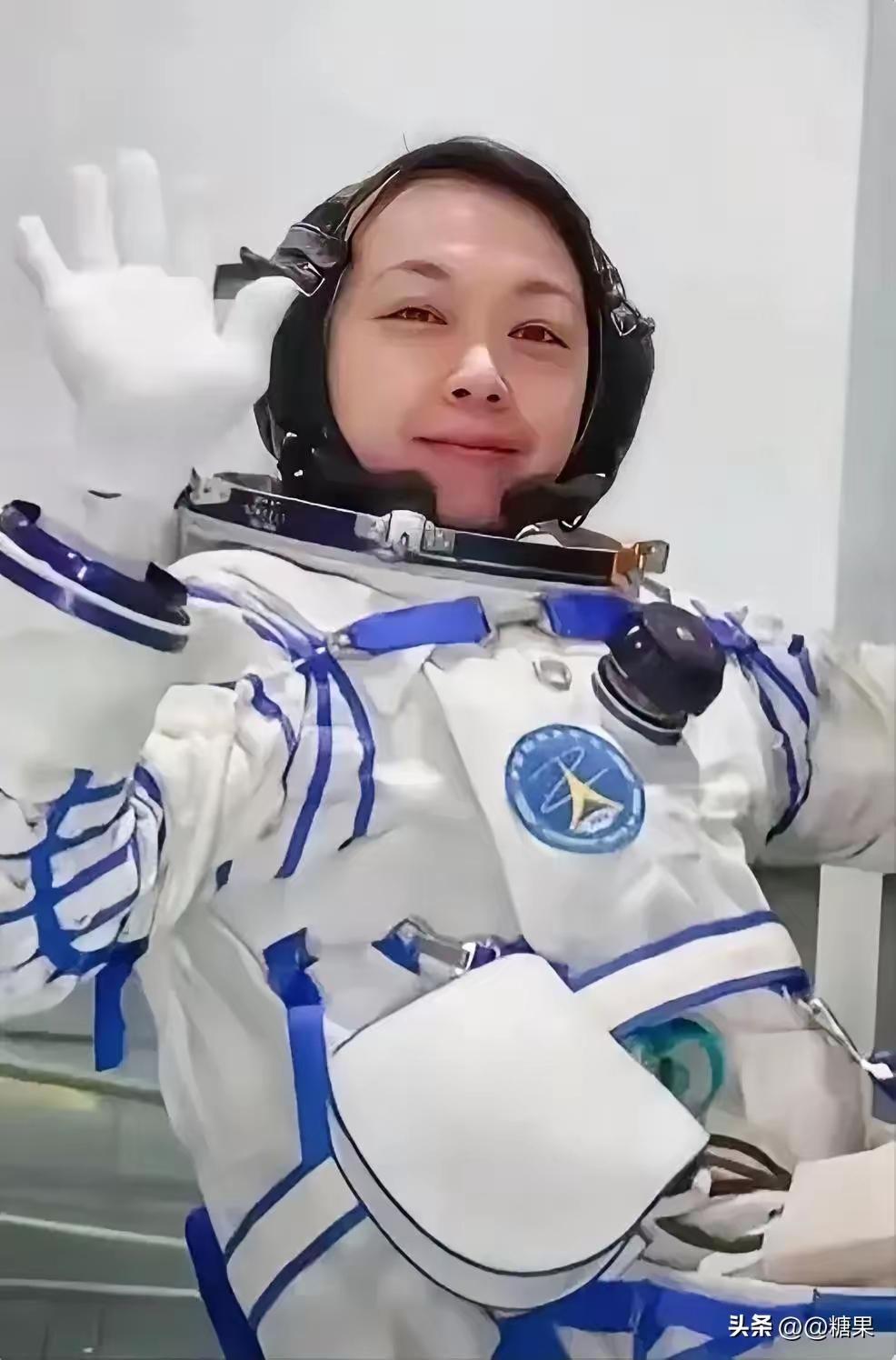 放弃体面高薪公职，举家迁居异地专心带娃，这样的抉择放在普通人身上，大概率会被说太