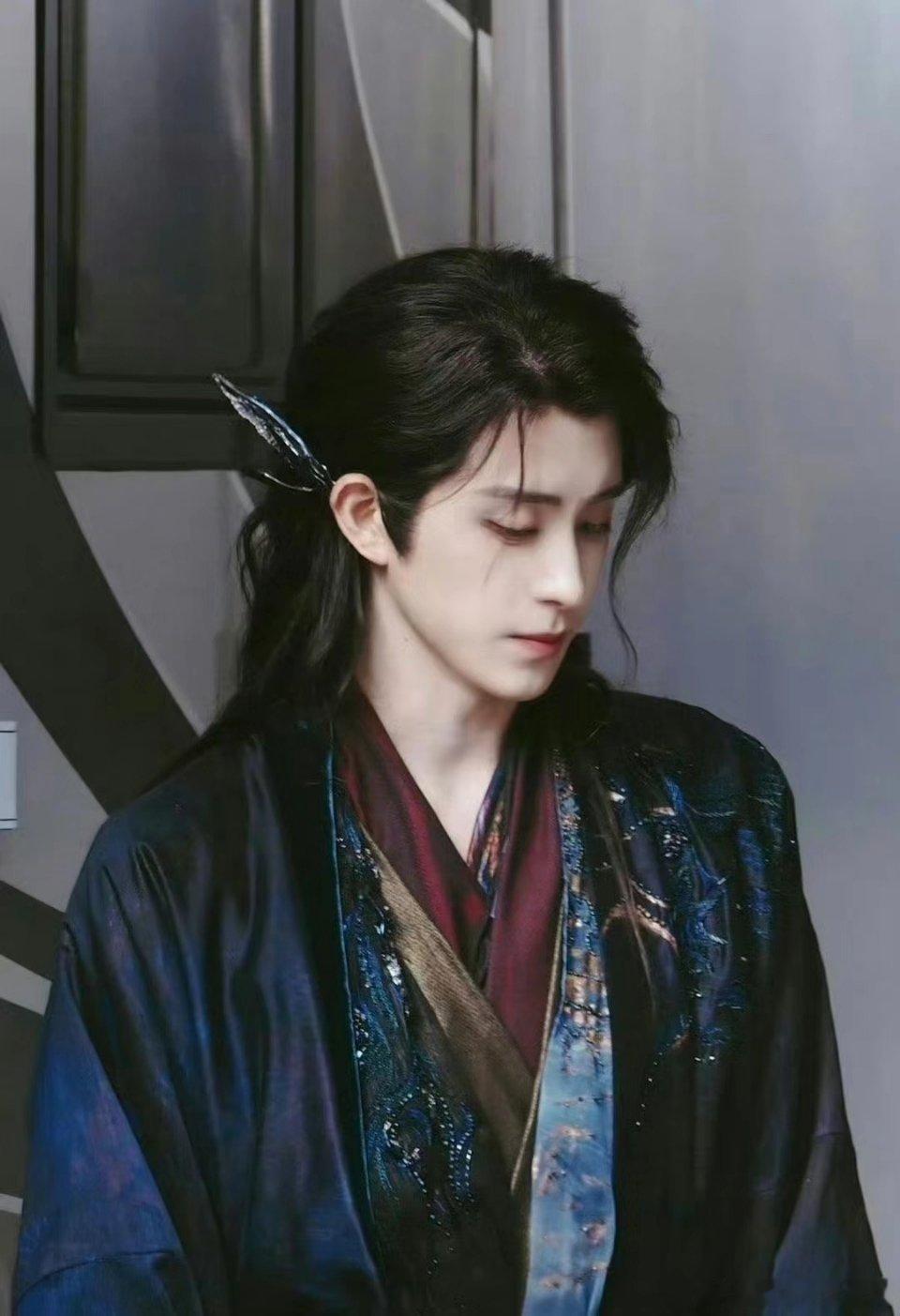 敖瑞鹏好像小狐狸化神而来的 ​​​