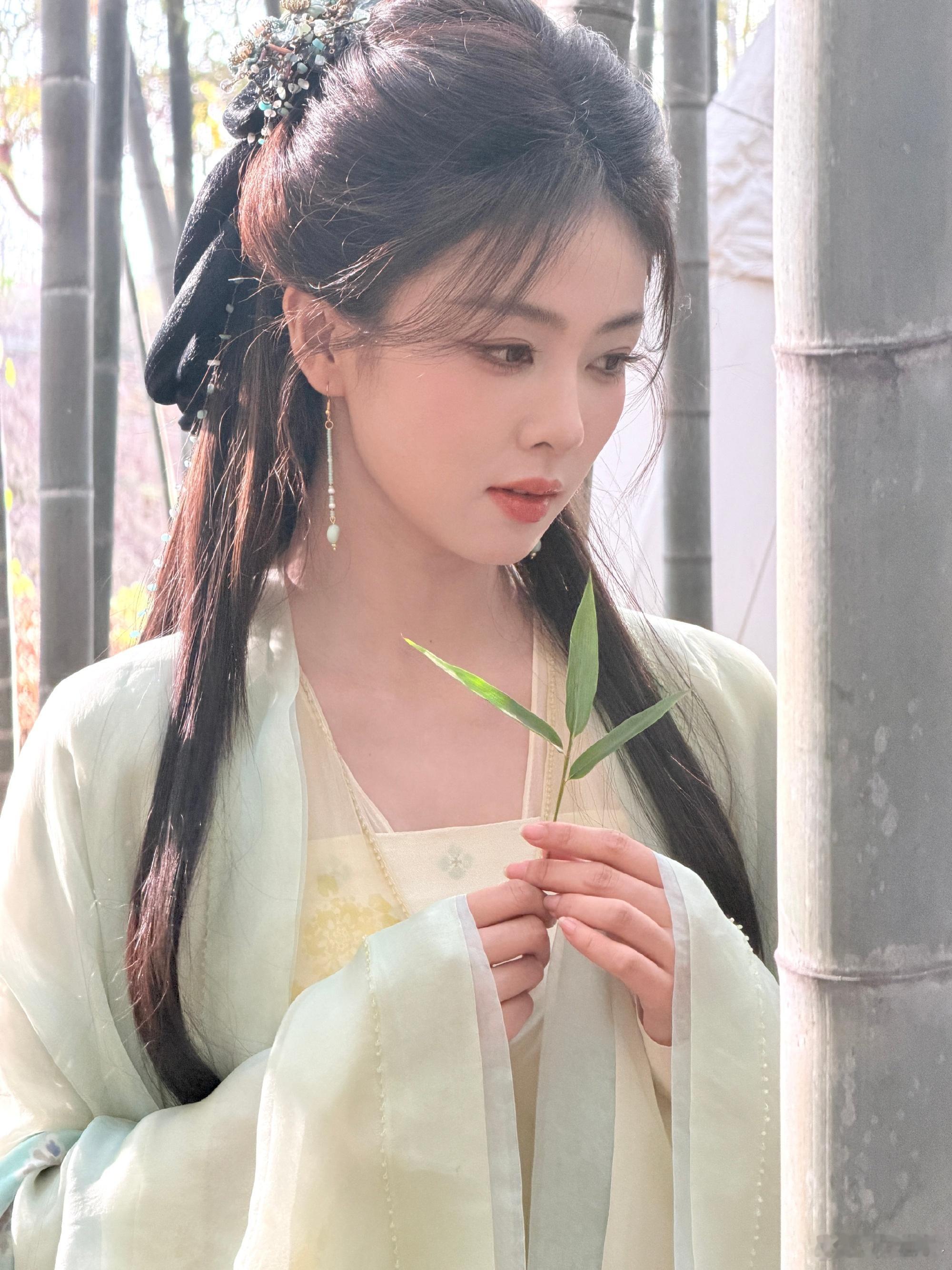 白鹿青衣仙女白鹿仙女限时返场 白鹿仙女限时返场，青衣仙女太美了，好想我们的临江仙