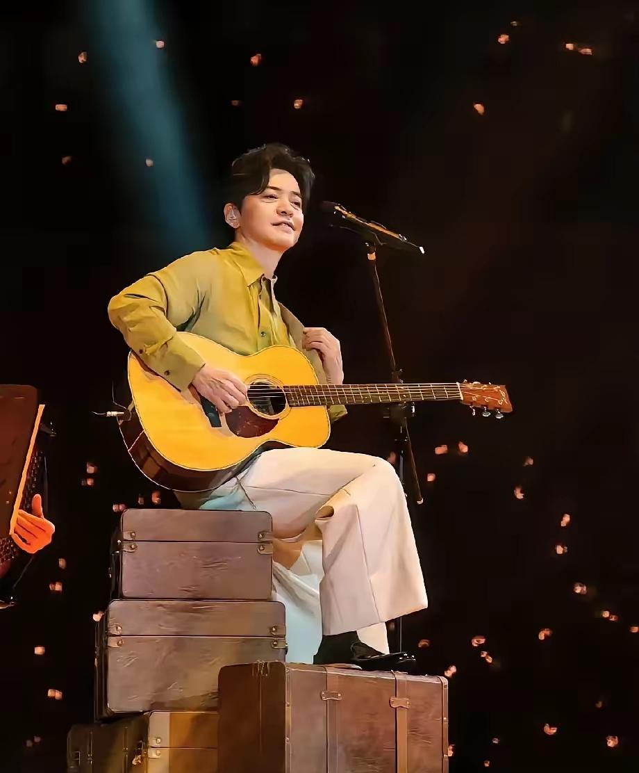 4月18日深夜，李健突然冲上热搜！原因是他在广州开演唱会，结果一开口，整个场馆的