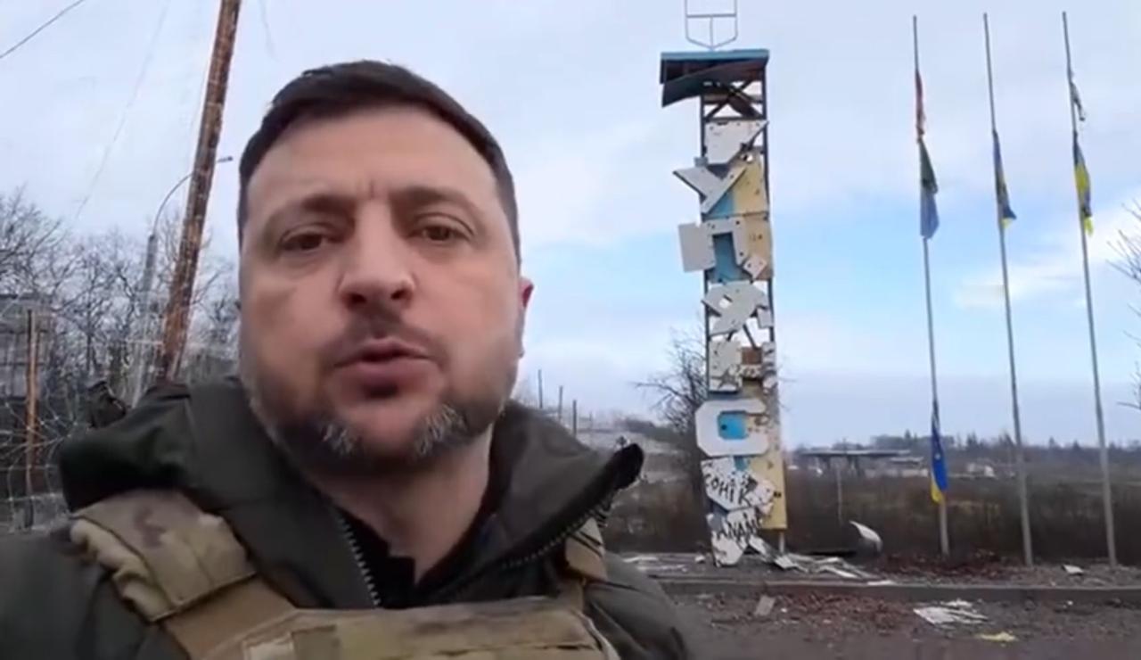 泽连斯基亲赴库皮扬斯克前线，以战地身影正视听，鼓励乌军以胜利换未来！

12月1