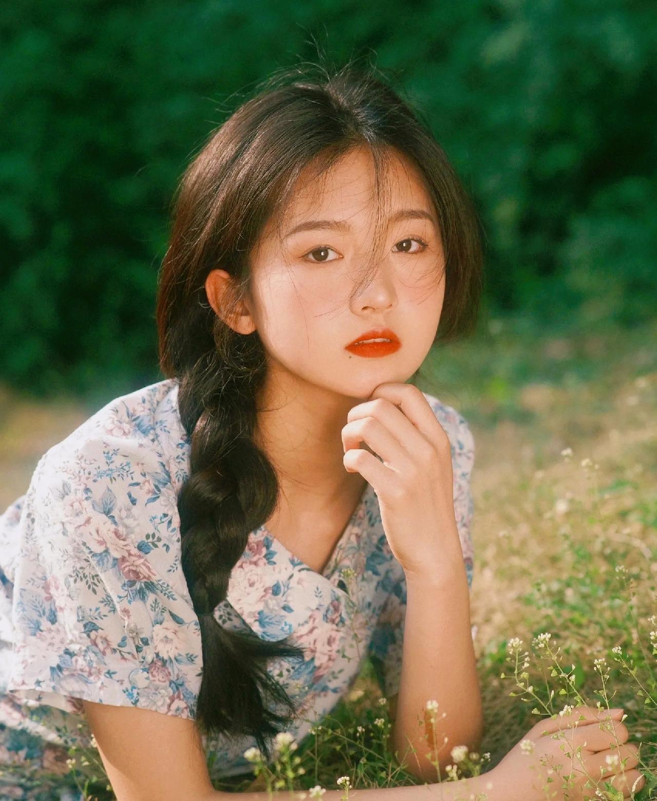 为什么总有人40岁像28岁？为什么有人五官平平却越看越顺眼？
你的脸，正在暴露你