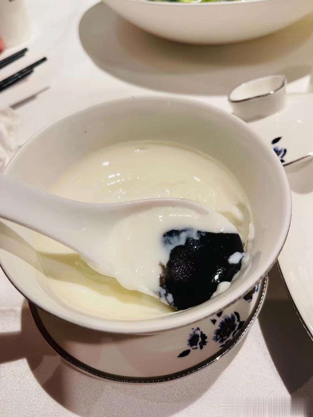 广州美食更是让人念念不忘的[哈哈][哈哈]，但我待时间长了肯定胖[哈哈][哈哈]