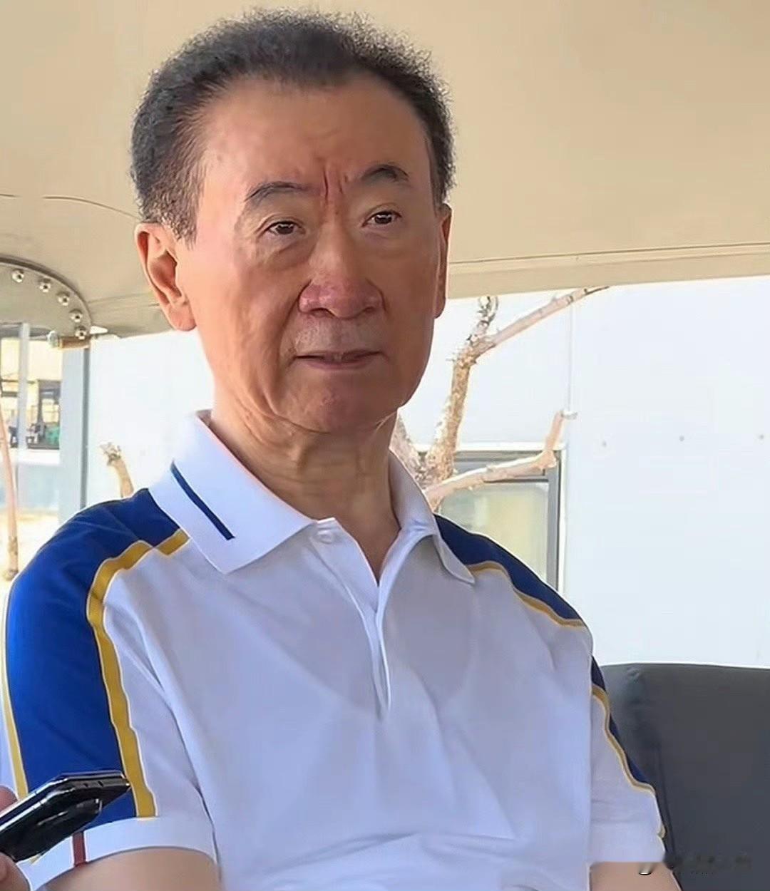 都在议论王健林被限制高消费，说什么他的身价从顶峰的时候2150亿缩水九成。呵呵，