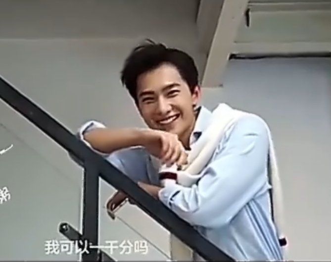 杨洋电梯人生镜头 有杨洋这张一千分的帅脸，出神图简直轻而易举！ ​​​