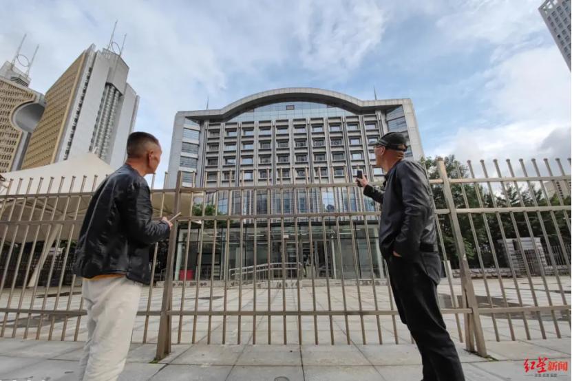 犯事的另有其人？辽宁，两兄弟曾因为巨额盗窃被判了无期徒刑，在狱中的生活，两兄弟坚