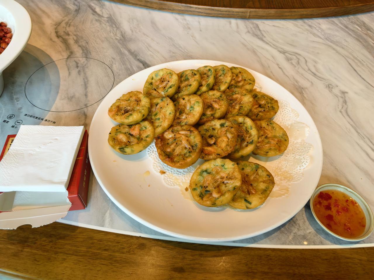 今天是冬至，和南宁的亲戚朋友欢聚一堂，品尝我们客家人的传统美食。冬至快乐！