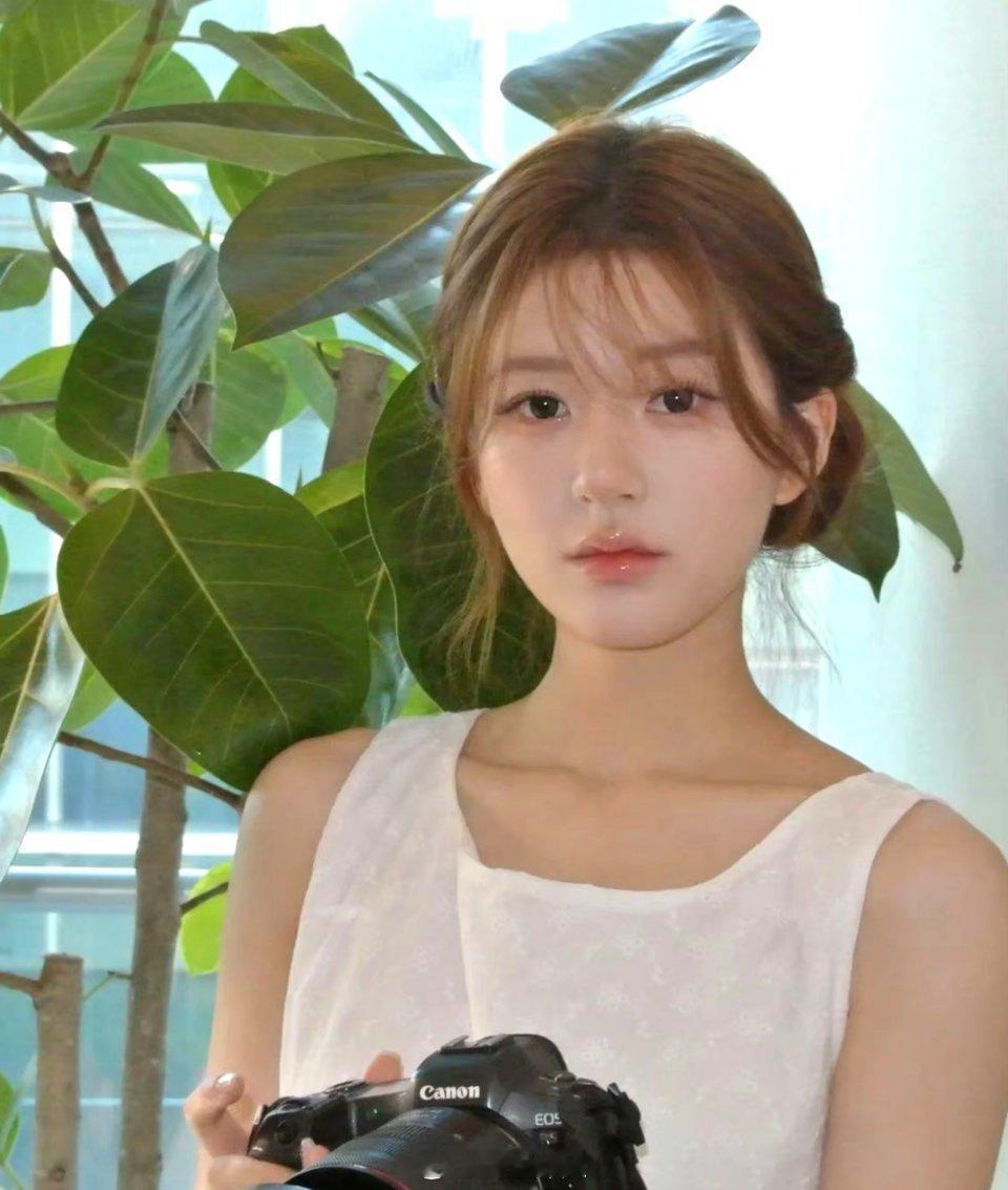 赵露思淡妆感觉没有之前美了呢 ​​​