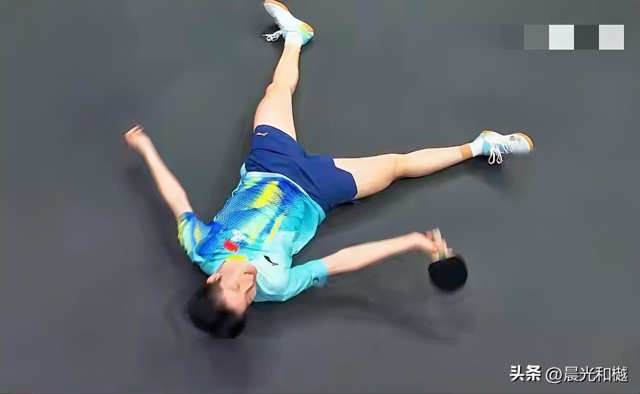 温瑞博晋级男单4强
在重庆冠军赛1/4决赛中，国乒小将温瑞博总比分4比2战胜邱党