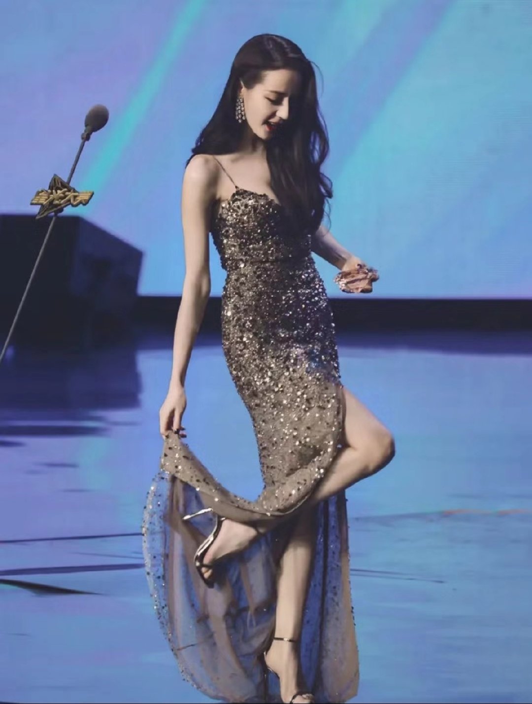 想念热巴宝贝了 