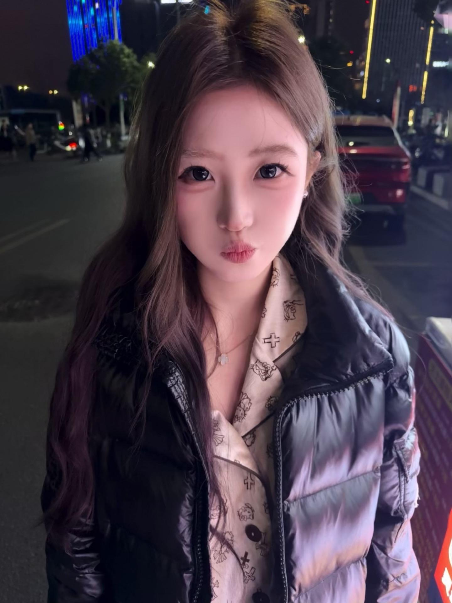 我真的是一个恃宠而骄的人  依赖一个人以后就会开始放松  撒泼耍赖发疯...