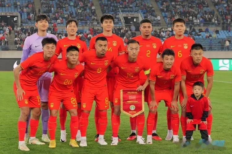 世预赛——中国男足0：3不敌韩国男足，本场比赛发现3个可笑的事实。

1，那么重