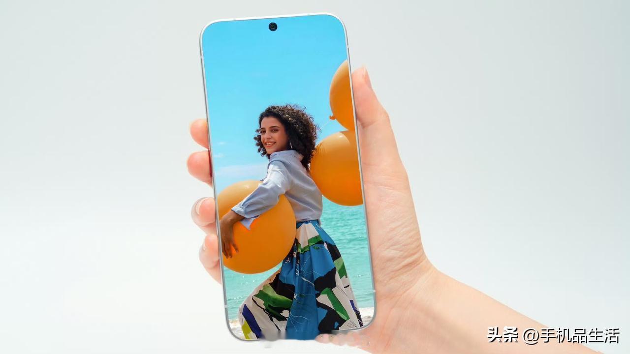 不得不说传音在创新这块挺前沿的，TECNO Next-Gen Bezelless