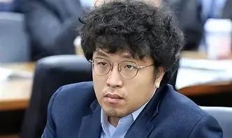 现在大家看清台独分子都是什么货色了吧？ “台独分子”沈伯洋居然提议台湾社区要给百