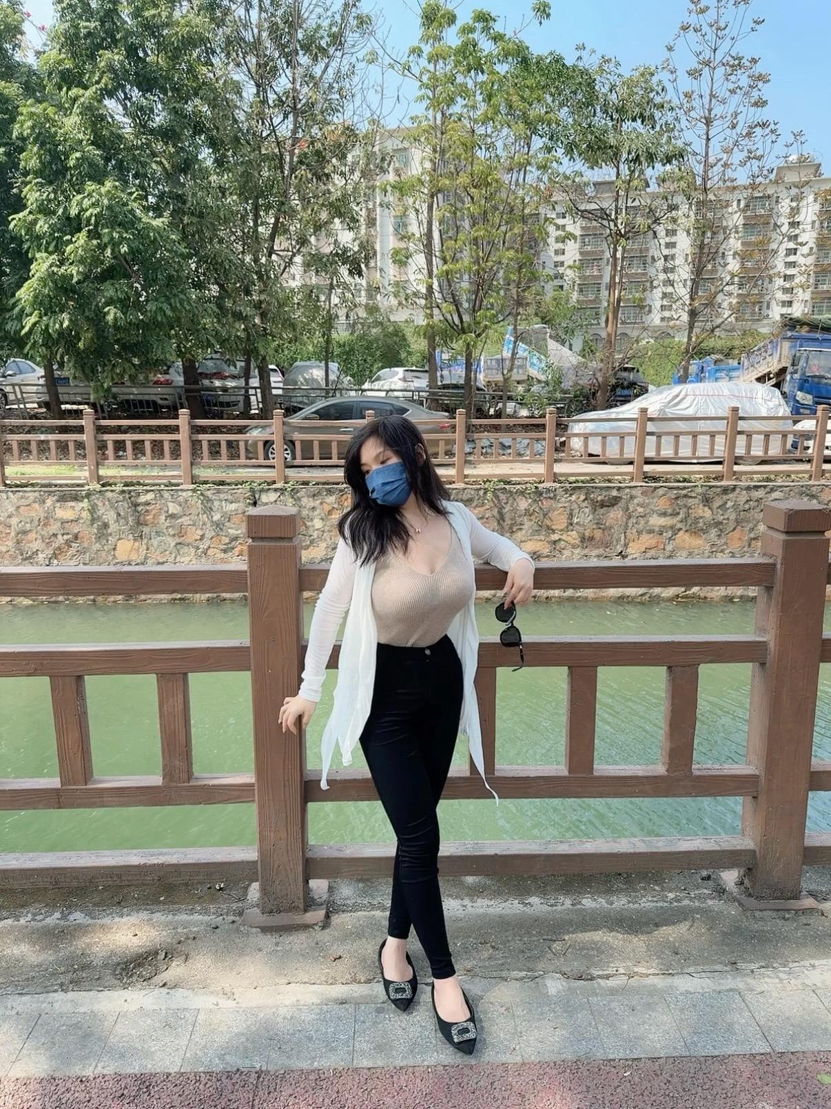 不必为不值的人感到难过，你吃过那碗馊饭不会到了其他人手中就变成满汉全席的