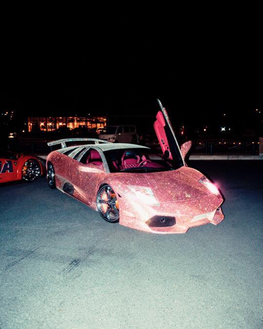 我拍了芭比娃娃的兰博基尼Murcielago