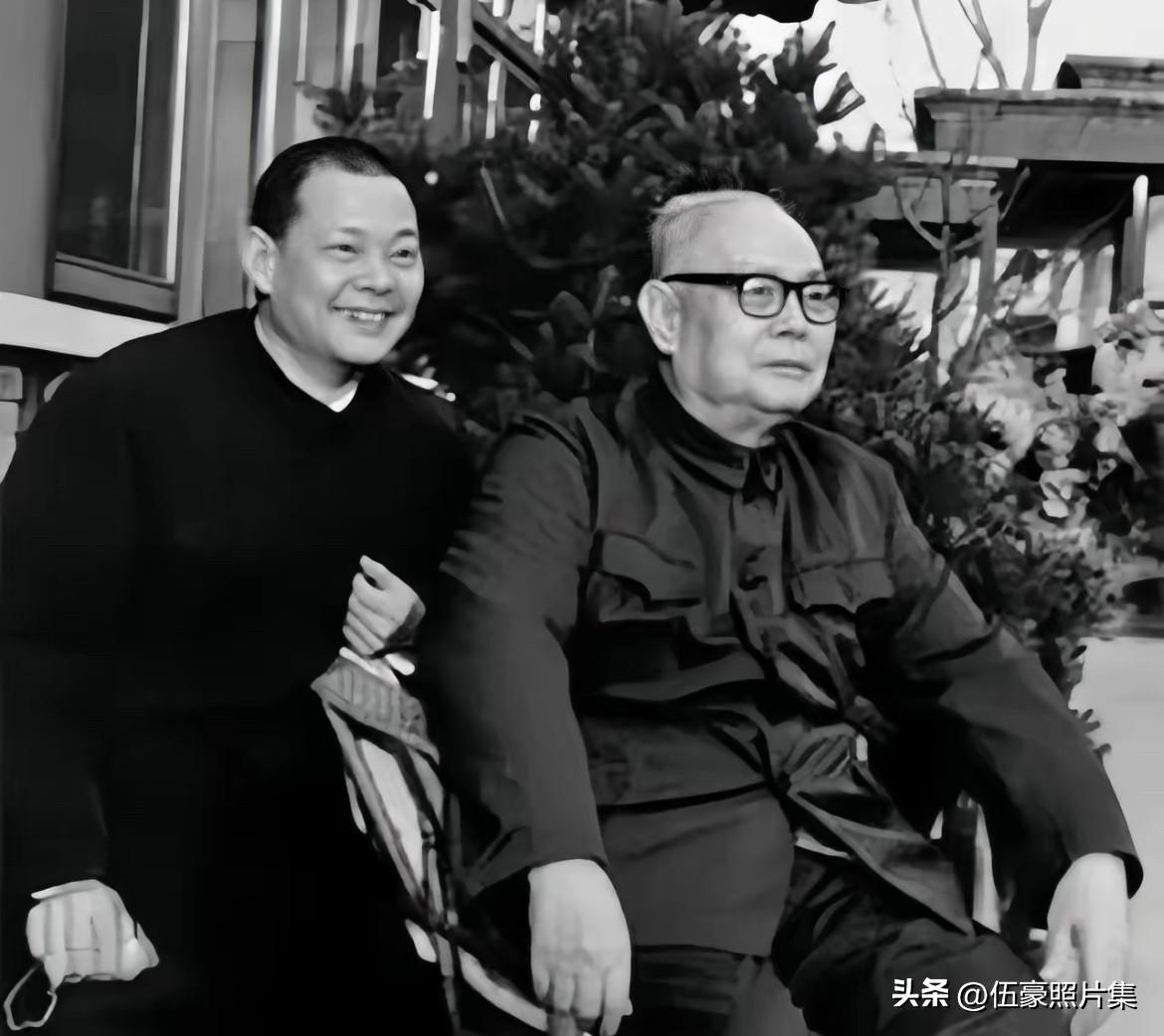 叶剑英元帅与长子叶选平的合影。1945年叶选平从延安自然科学院毕业后，叶剑英安排
