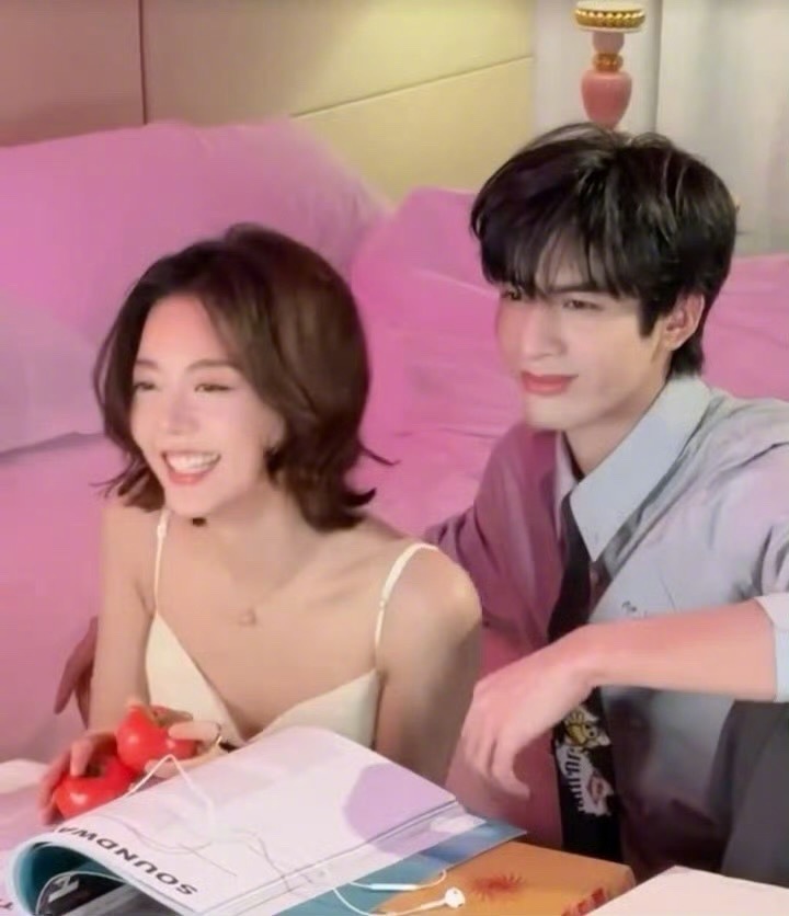 赵今麦宋威龙情人节物料花絮，俩人情人节又合体营业啦🈺 