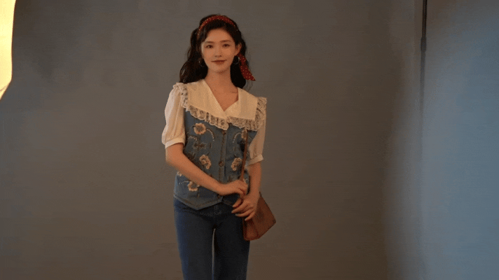 林允每一套都没辜负她的脸林允连换30套衣服 从明艳到飒爽，每套都惊艳。 