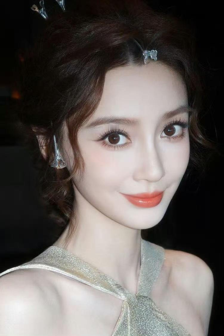 近距离美貌[爱慕]