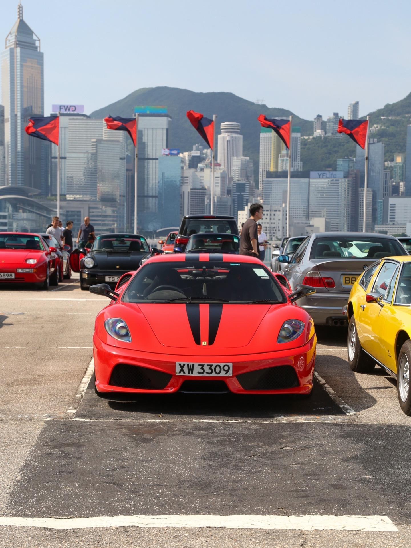 Ferrari 430 SCuderia  红车黑线 古铜轮黄卡钱。