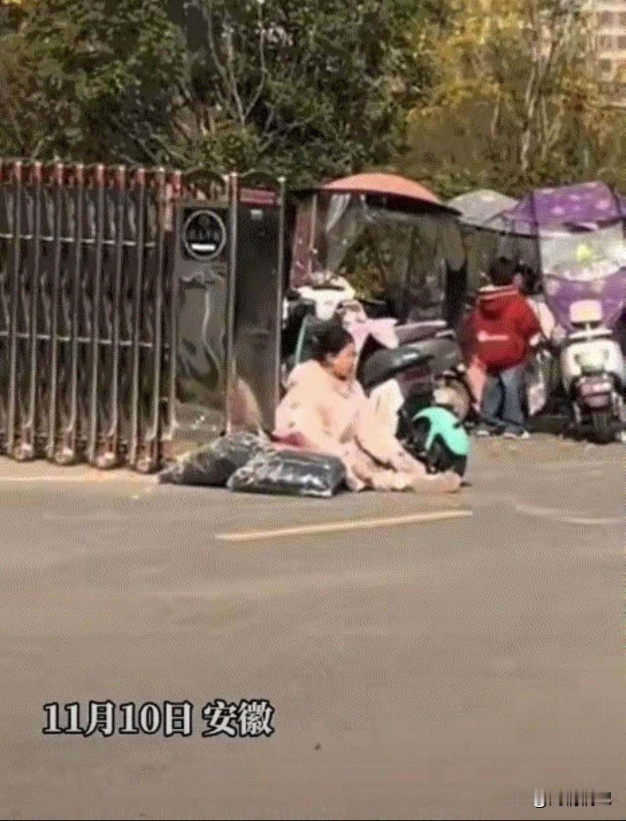 安徽一女子出门被车撞了，老公急匆匆陪她去医院做检查。刚进医院大门，男人一眼瞥见候