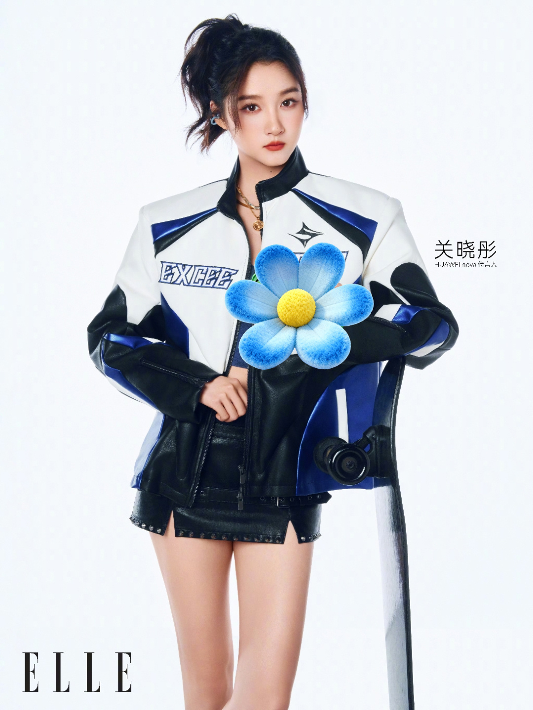 关晓彤机车服神图关晓彤终于找到自己的赛道了救命！关晓彤蓝色赛车服大片的长腿暴击我