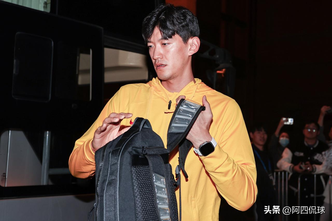 对事不对人，颜骏凌实力真的当不了国家队国门，还是让位给年轻人吧！中超联赛第三轮，